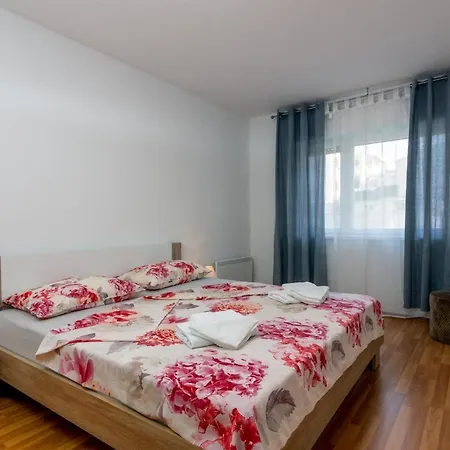 Apartmán With Wifi - 19493 *